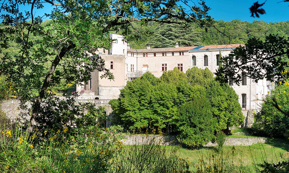 Château de l’environnement - Vacances Léo Lagrange - Buoux (84480 / Vaucluse)